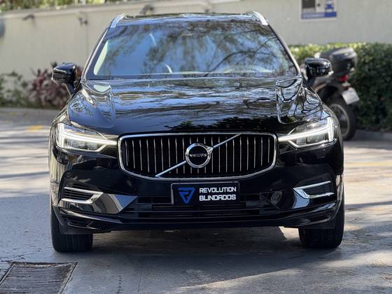 VOLVO XC60 2.0 T8 HYBRID MOMENTUM AWD GEARTRONIC